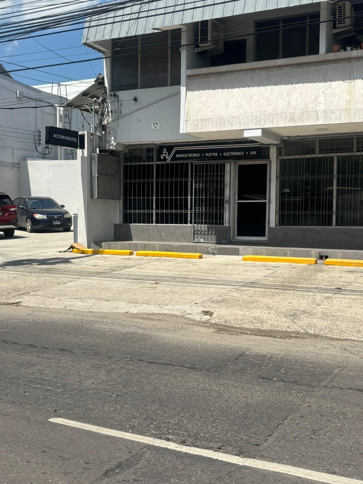 Fachada del taller de servicio de MAVTECH en Barrio El Benque